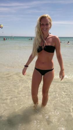 Nice blonde hot vacation beach pix 114/148