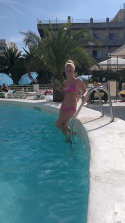 Nice blonde hot vacation beach pix 123/148