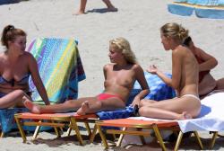Amateur girls on beach 41 24/110