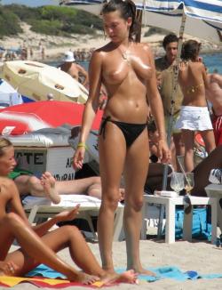 Amateur girls on beach 41 103/110