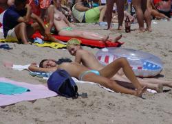 Amateur girls on beach 27 11/72