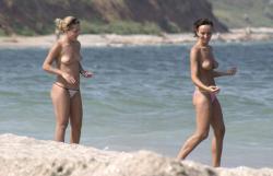 Amateur girls on beach 27 61/72
