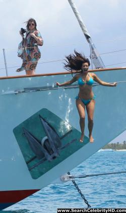 Kim kardashian and kendall jenner – bikini candids in dominican republic - celebrity 13/24