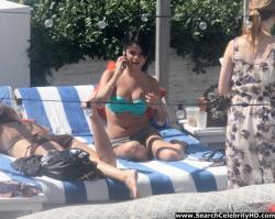 Selena gomez - bikini candids in miami 6/40