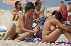 Amateur girls on beach 35 92/163