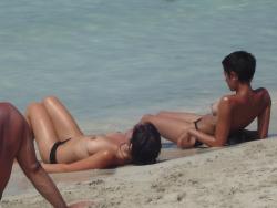 Amateur girls on beach 16 35/72