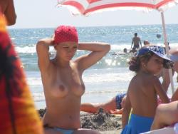 Amateur girls on beach 16 52/72