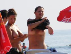 Amateur girls on beach 16 61/72