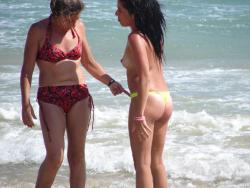 Amateur girls on beach 20 21/72