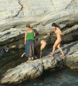 Amateur girls on beach 15 41/48