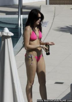 Miley cyrus - bikini candids at the fontainebleau hotel in miami - celebrity 19/28