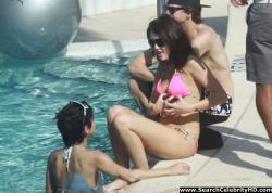 Miley cyrus - bikini candids at the fontainebleau hotel in miami - celebrity 25/28