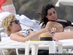 Chloe sevigny shows off bikini body in miami beach - celebrity 16/20
