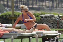 Bar refaeli - bikini nipslip candids in porto cervo - celebrity 13/21