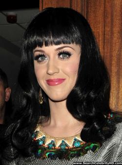Katy perry – upskirt candids at bbc radio 1 in london - celebrity 13/13