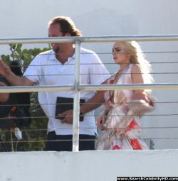 Lindsay lohan - topless photoshoot candids in miami - celebrity 9/26