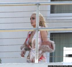 Lindsay lohan - topless photoshoot candids in miami - celebrity 13/26