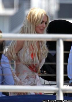 Lindsay lohan - topless photoshoot candids in miami - celebrity 24/26