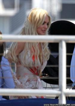 Lindsay lohan - topless photoshoot candids in miami - celebrity 24/26