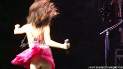 Selena gomez - 2011 concert of hope at gibson amphitheatre - celebrity 17/25