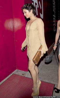 Vanessa hudgens – upskirt candids in los angeles - celebrity 5/14