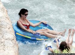 Katy perry - bikini candids at atlantis paradise island - celebrity 2/20
