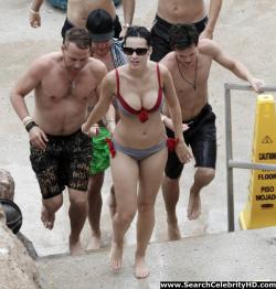 Katy perry - bikini candids at atlantis paradise island - celebrity 17/20