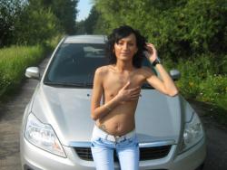 Sexy outdoor babe shows her hot body 20 11/52