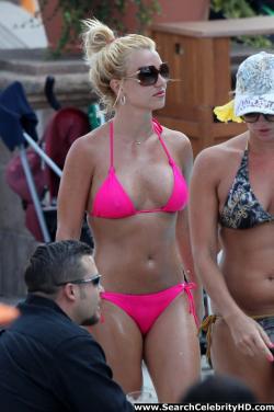 Britney spears in pink bikini in marina del rey - celebrity 4/19
