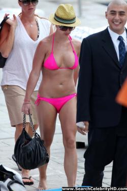 Britney spears in pink bikini in marina del rey - celebrity 8/19
