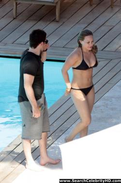 Hilary duff - bikini candids in capri - celebrity 22/24