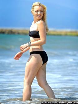 Francesca eastwood in bikini on the beach in california 4/9