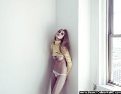 Enya bakunova posing topless 8/37