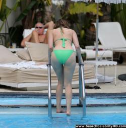 Kelly brook - bikini candids in miami beach - celebrity 5/11