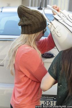 Ashley tisdale - candids in los angeles 7/9