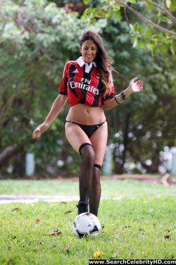 Claudia romani - leggy photoshoot candids in miami 13/13