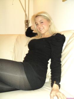 Sexy blonde lady  jenny  has a big ass 30/34