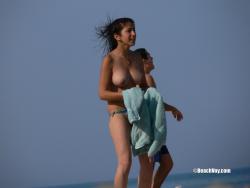 Topless girls on the beach - 197 33/37