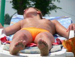 Topless girls on the beach -  004 19/49