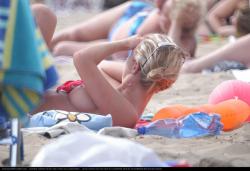 Topless girls on the beach - 112 19/48