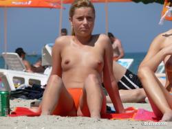 Topless girls on the beach - 247 16/48