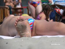 Topless girls on the beach - 078 14/28