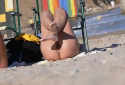 Nude girls on the beach - 255 4/32