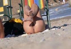 Nude girls on the beach - 255 7/32
