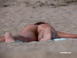 Nude girls on the beach - 119 25/49