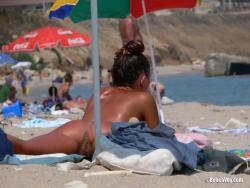 Nude girls on the beach - 209 16/45