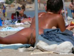 Nude girls on the beach - 209 18/45