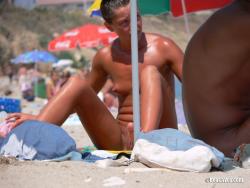 Nude girls on the beach - 209 31/45