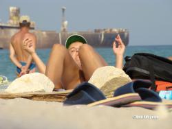 Nude girls on the beach - 099 15/21
