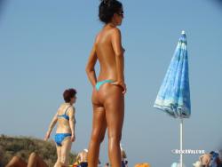 Topless girls on the beach - 048 - part 3 5/36